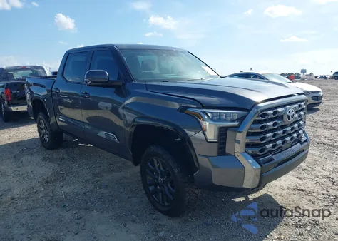 2025 Toyota Tundra Platinum 4Wd z USA, uszkodzony, nr VIN 5TFNA5DB2SX297116